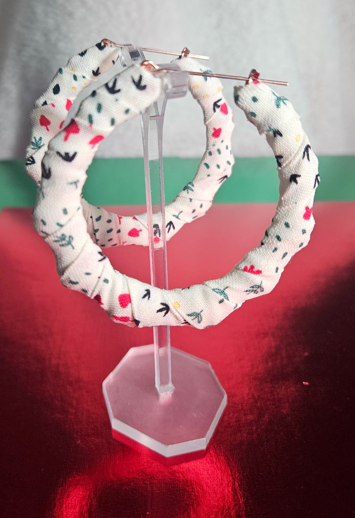 2.25" Hoop-White w fall red green black pattern